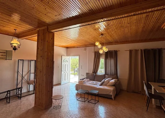 Matina And Thaleia Apartment Potos